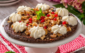 Lättsötad kladdkaka med valnötter