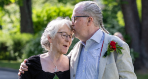 Allt fler äldre gifter sig: ”Kärleken i den här åldern är så enkel och självklar”