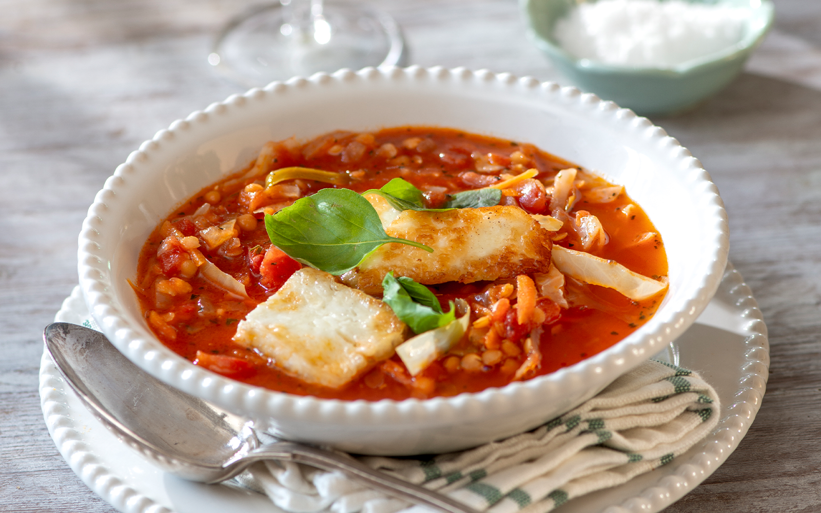 Linssoppa med halloumi – lättlagat läsarrecept